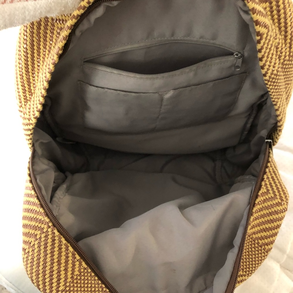 Back pack - Picture 5 of 9